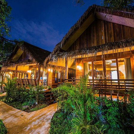 Bora Bora Villa Phuket Chalong Buitenkant foto
