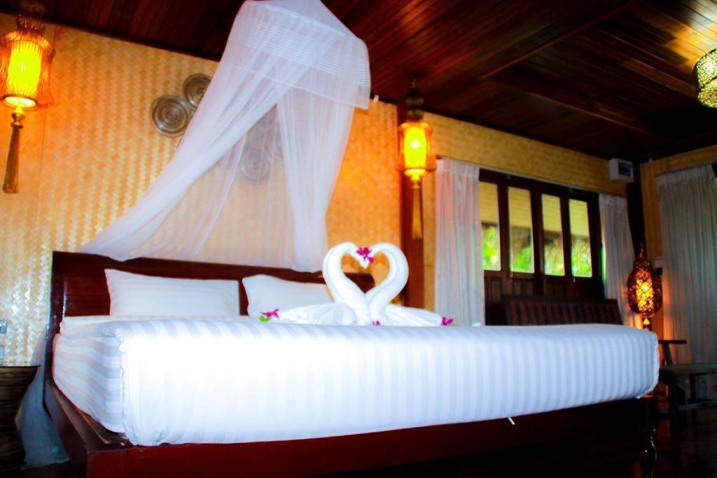 Bora Bora Villa Phuket Chalong Buitenkant foto