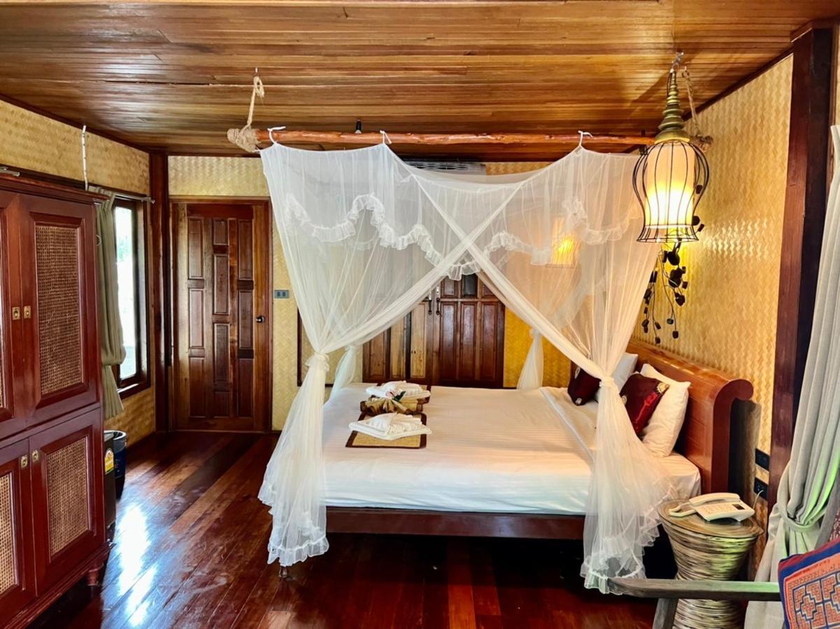 Bora Bora Villa Phuket Chalong Buitenkant foto