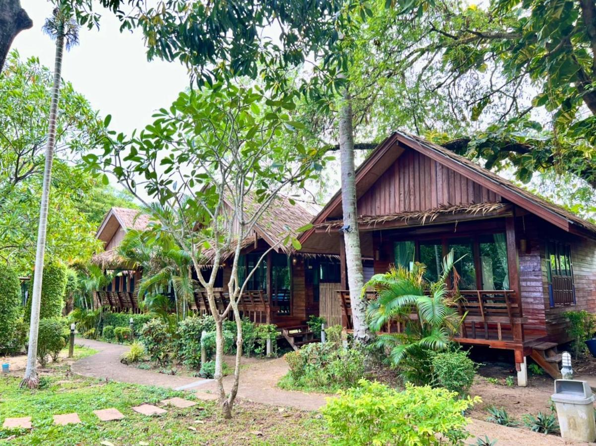 Bora Bora Villa Phuket Chalong Buitenkant foto
