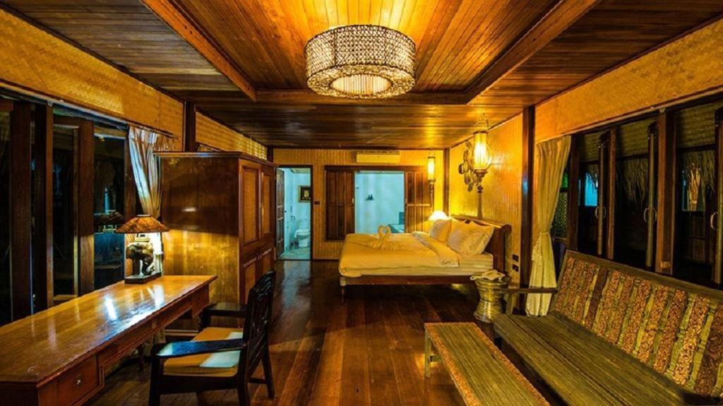 Bora Bora Villa Phuket Chalong Buitenkant foto