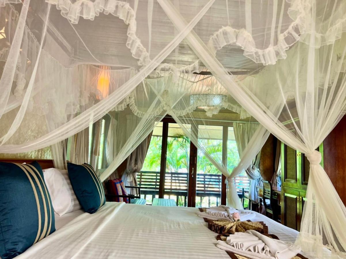 Bora Bora Villa Phuket Chalong Buitenkant foto